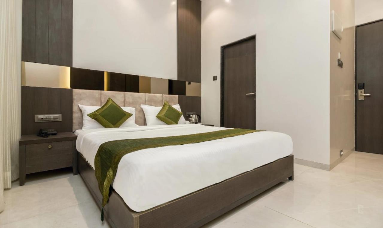 Hotel Oyster Suite Andheri West مومباي المظهر الخارجي الصورة